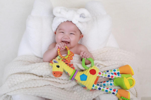 广水三个月宝宝正确抱姿