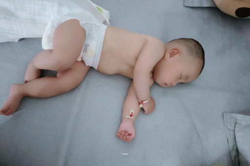 广水3个月宝宝怎么抱